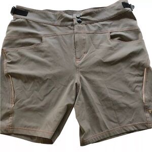 Women’s Cycling Shorts Size Medium Gray Trayl Brand Pockets Adjustable Waist